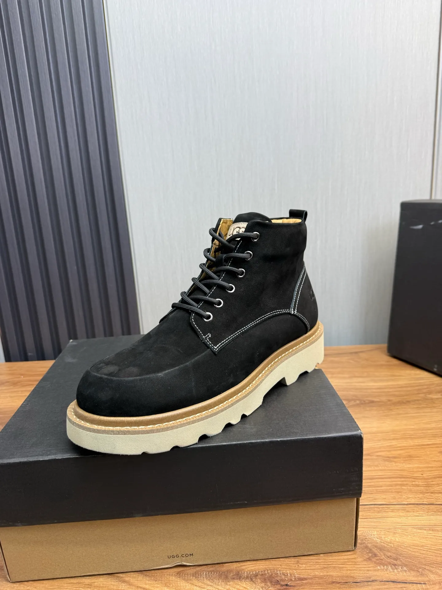 Factory price 640💰 [UGG] Men's hot winter warm boots🐑Simple and fashionable design, cowhide➕comfortable and warm wool lining. Soft and comfortable to wear, good warmth retention, and excellent foot feel. Regular size 38-45